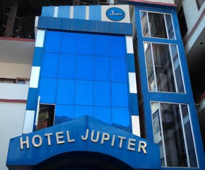 https://imgcld.yatra.com/ytimages/image/upload/t_hotel_yatra_city_desktop/v1434026915/Domestic Hotels/Hotels_Manali/Hotel Jupiter/Facade.jpg